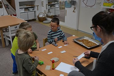 Pečení granoly na farmářský trh - Kamínky