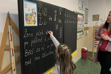 Včelky - návštěva ZŠ