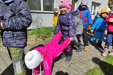 Hledání pokladu a plnění úkolů od velikonočního zajíčka - KAPIČKY