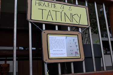 HRAJEME SI S TATÍNKY