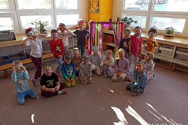 Týden před Karnevalem-tělocvična ,příprava na Minikoprstar...Námořníci