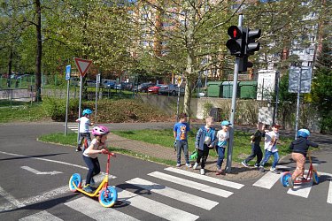 NA DOPRAVNÍM HŘIŠTI