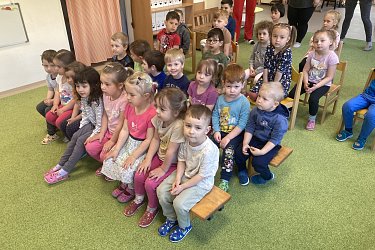 Divadlo Koloběžka - ježibaba Kolobajzna - Velikonoce - SEMÍNKA A VĚTVIČKY