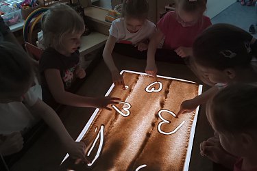 písečná animace 2025 - celá MŠ
