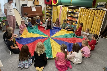 Broučci říjen 2025